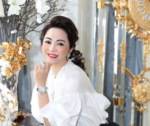 NGUYỄN PHƯƠNG HẰNG